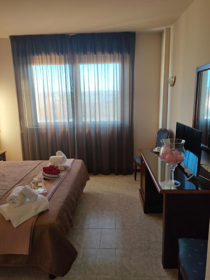 Hotel Fidenza Exterior photo