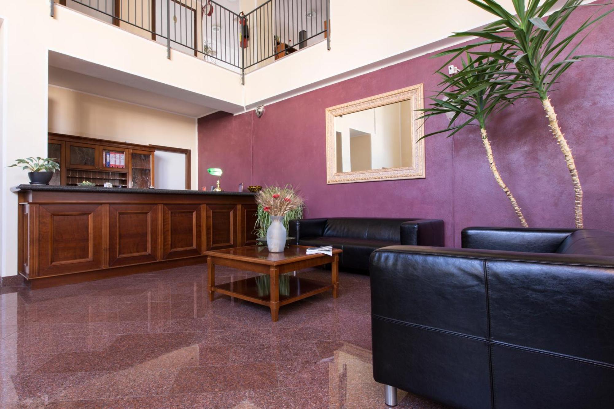 Hotel Fidenza Exterior photo