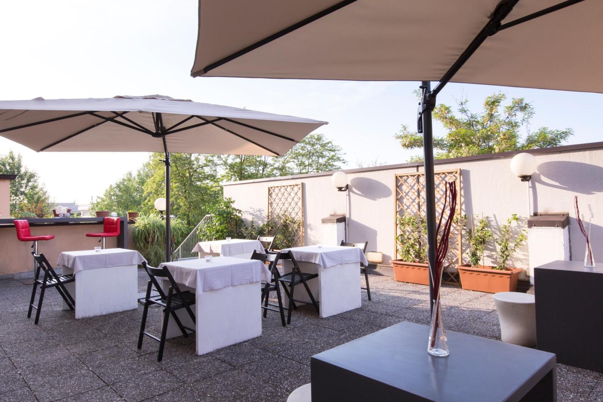 Hotel Fidenza Exterior photo
